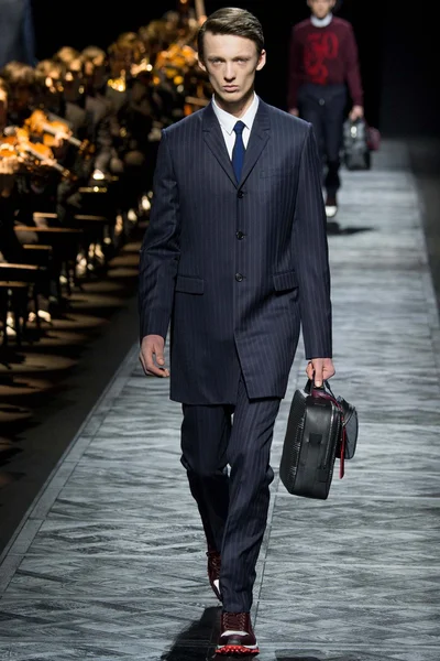Look 20